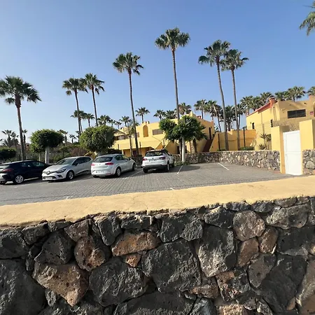 Oasis Royal