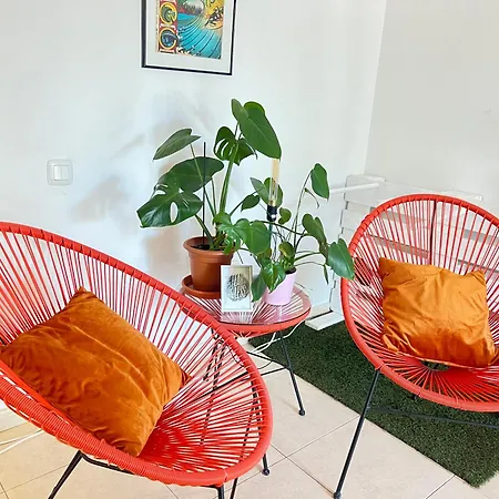 Oasis Royal Apartment